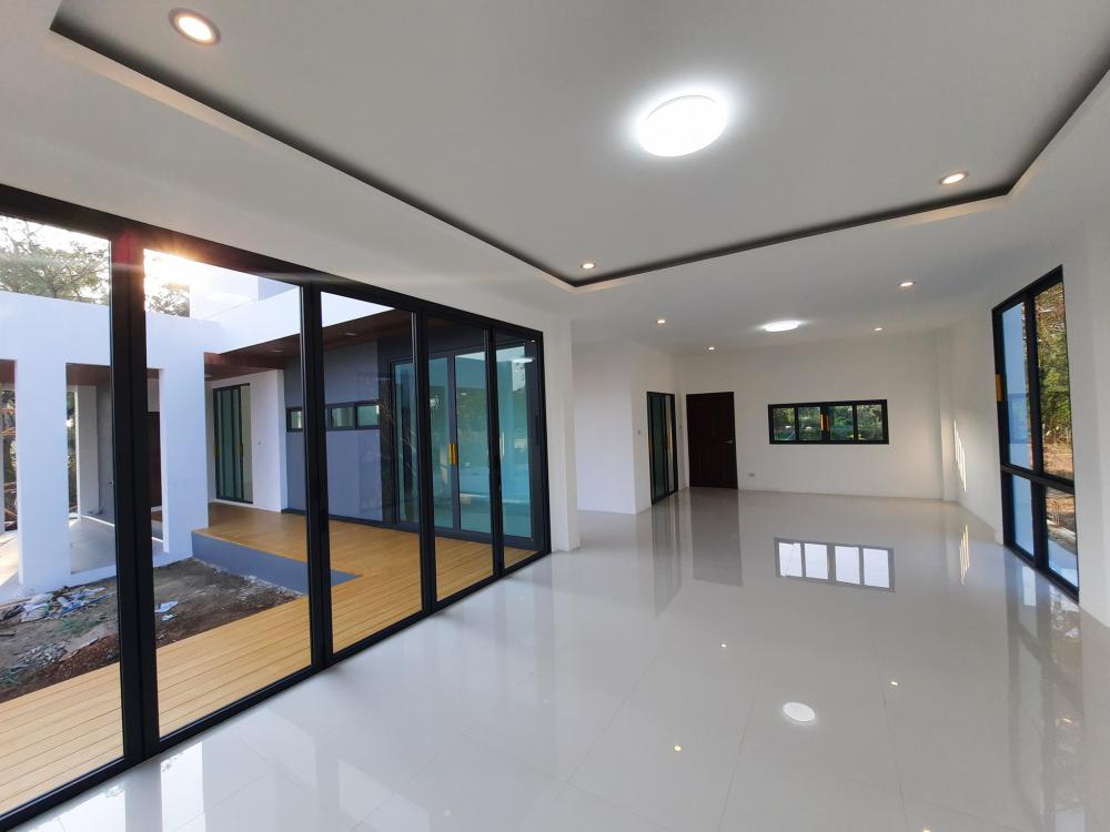 บ้านทรงกล่อง 2 ชั้น งบ 2.9 ล้านบาท