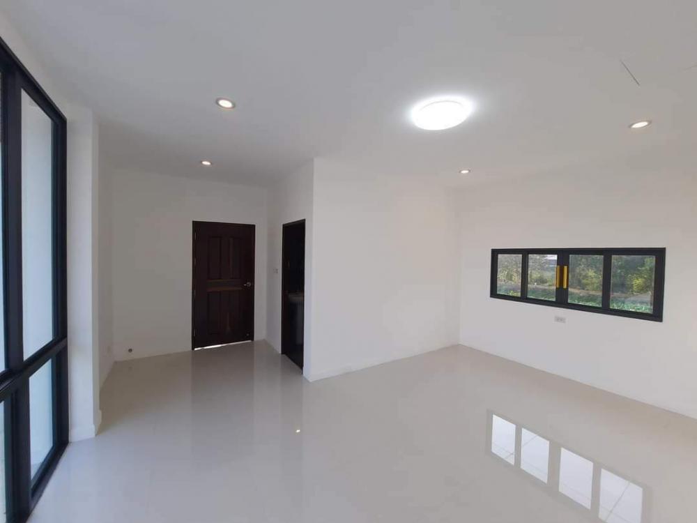 บ้านทรงกล่อง 2 ชั้น งบ 2.9 ล้านบาท