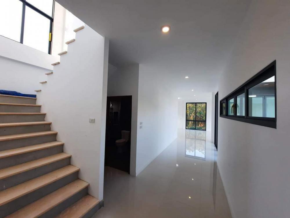 บ้านทรงกล่อง 2 ชั้น งบ 2.9 ล้านบาท