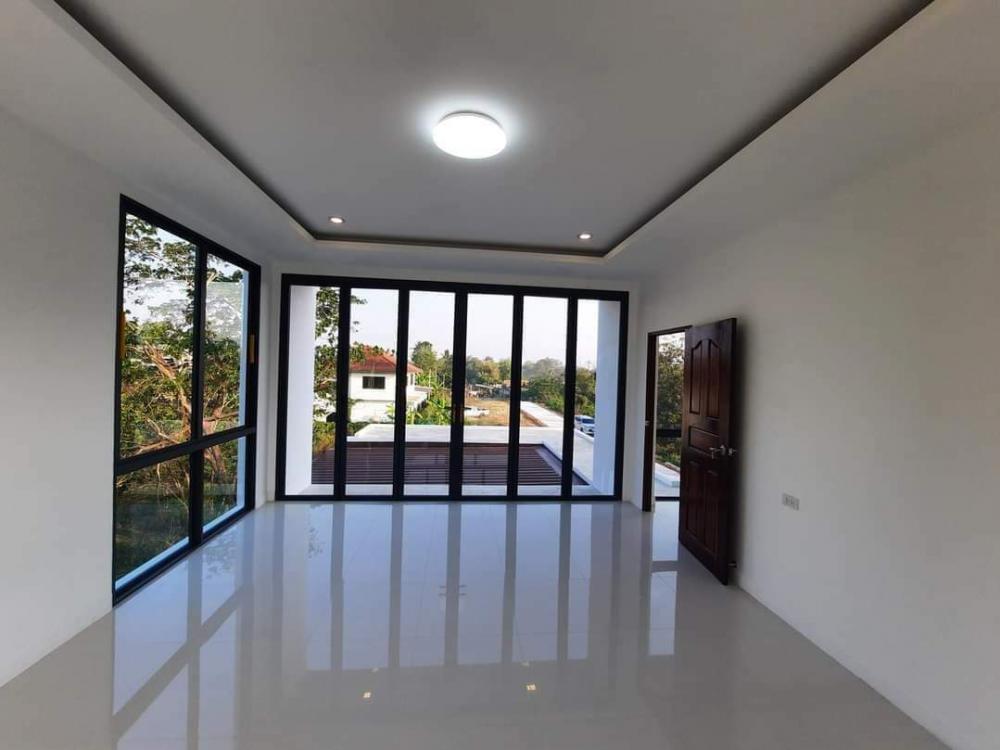 บ้านทรงกล่อง 2 ชั้น งบ 2.9 ล้านบาท