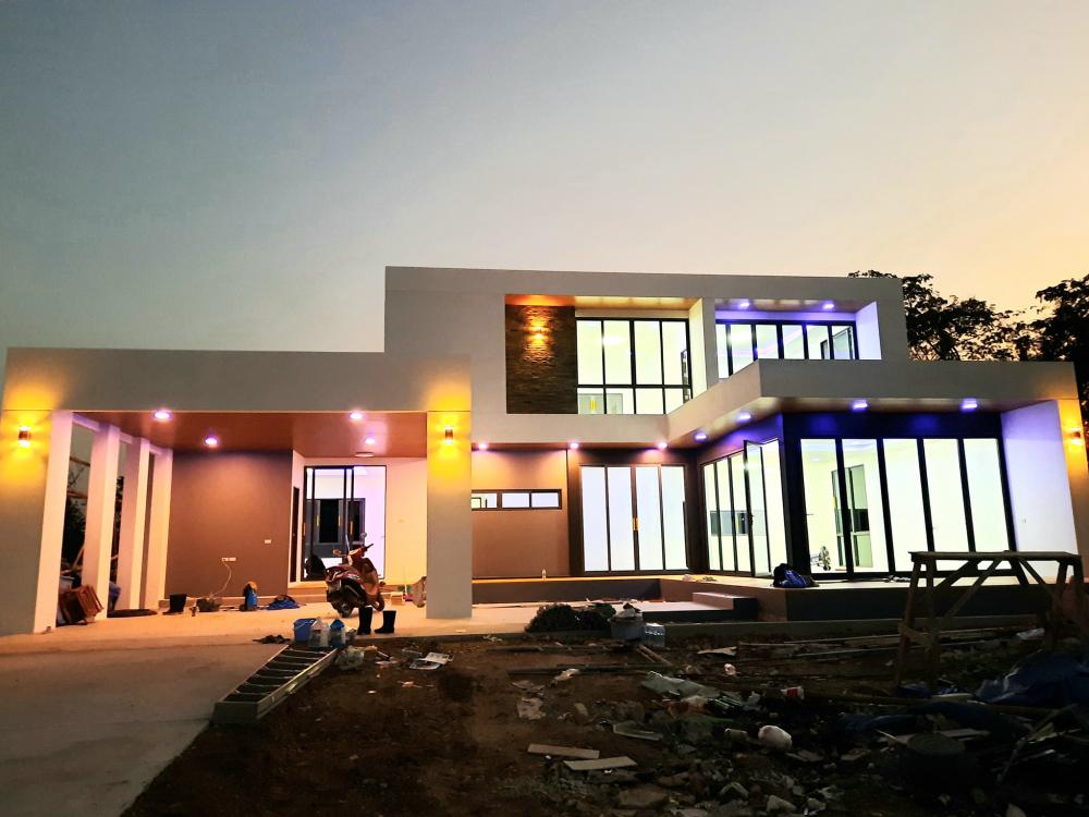 บ้านทรงกล่อง 2 ชั้น งบ 2.9 ล้านบาท