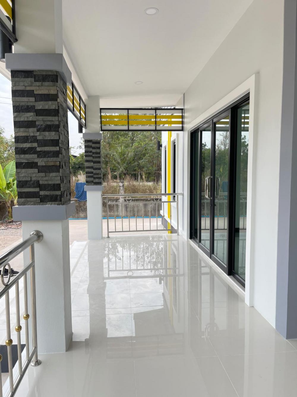 บ้านทรงโมเดิร์น 2 ห้องนอน 2 ห้องน้ำ 1 ห้องรับแขก 1 ห้องครัว งบ 7 แสนบาท