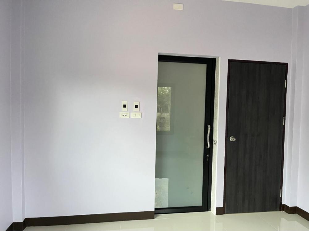 บ้านทรงโมเดิร์น 2 ห้องนอน 2 ห้องน้ำ 1 ห้องรับแขก 1 ห้องครัว งบ 7 แสนบาท