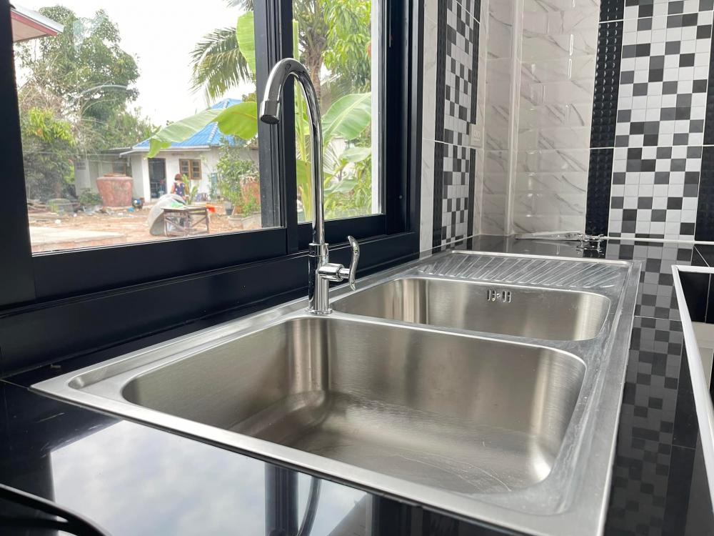 บ้านทรงโมเดิร์น 2 ห้องนอน 2 ห้องน้ำ 1 ห้องรับแขก 1 ห้องครัว งบ 7 แสนบาท