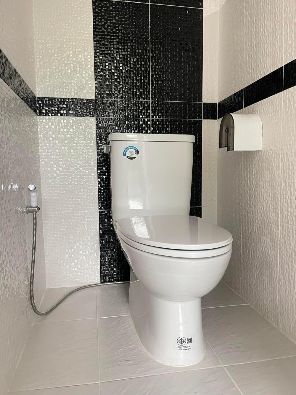 บ้านทรงโมเดิร์น 2 ห้องนอน 2 ห้องน้ำ 1 ห้องรับแขก 1 ห้องครัว งบ 7 แสนบาท