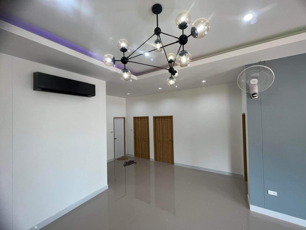 บ้านทรงปั้นหยา 3 ห้องนอน 3 ห้องน้ำ และห้องอื่นๆ งบ 1.8 ล้าน ขนาด 185 ตร.ม.