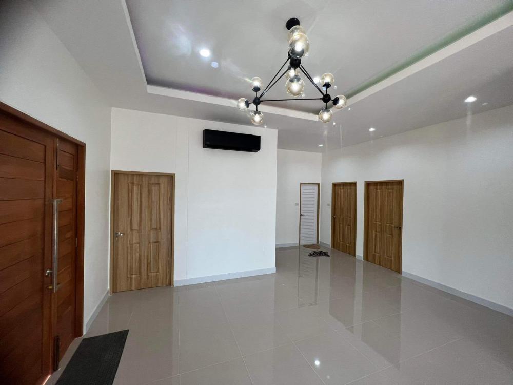 บ้านทรงปั้นหยา 3 ห้องนอน 3 ห้องน้ำ และห้องอื่นๆ งบ 1.8 ล้าน ขนาด 185 ตร.ม.