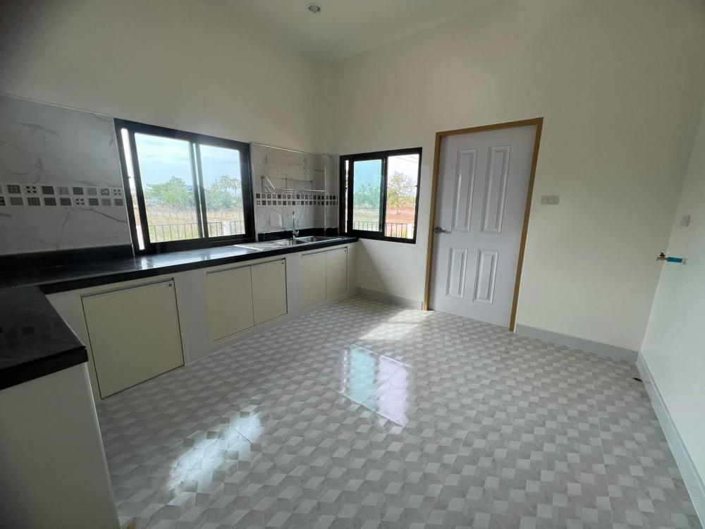 บ้านทรงปั้นหยา 3 ห้องนอน 3 ห้องน้ำ และห้องอื่นๆ งบ 1.8 ล้าน ขนาด 185 ตร.ม.