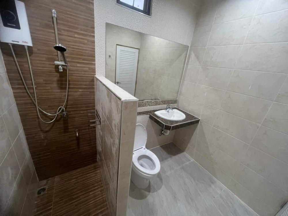 บ้านทรงปั้นหยา 3 ห้องนอน 3 ห้องน้ำ และห้องอื่นๆ งบ 1.8 ล้าน ขนาด 185 ตร.ม.