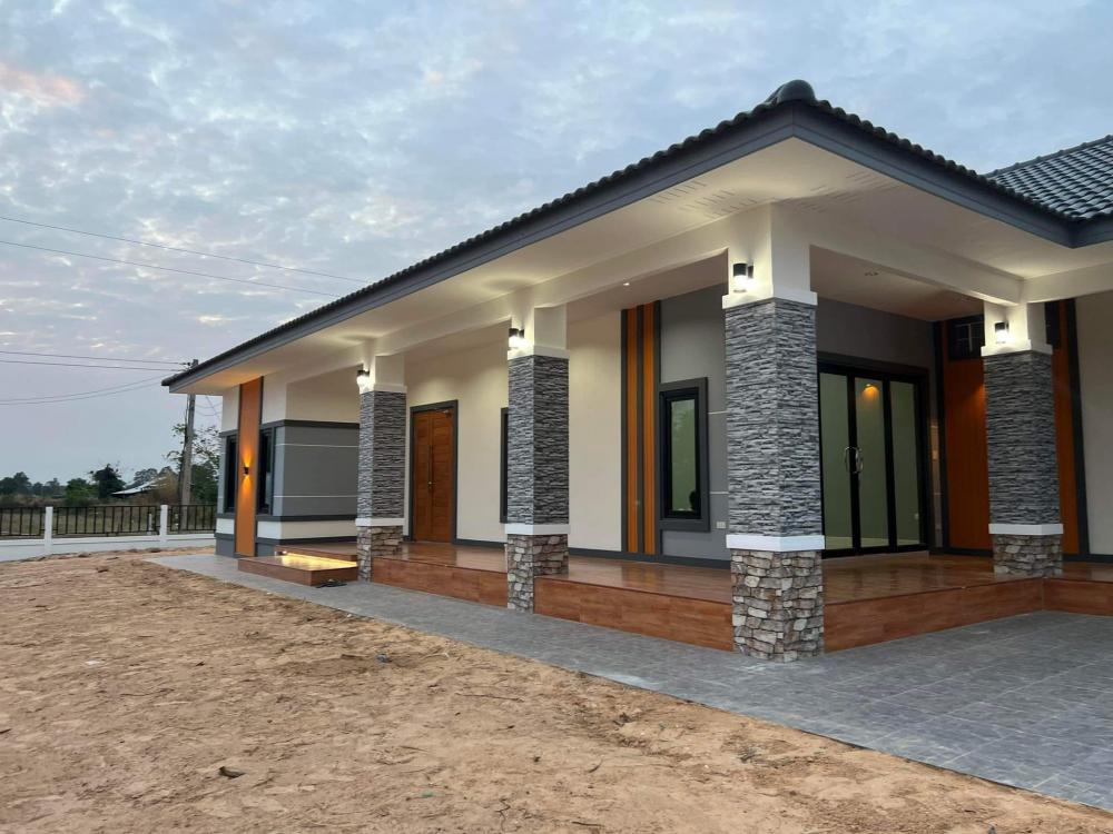 บ้านทรงปั้นหยา 3 ห้องนอน 3 ห้องน้ำ และห้องอื่นๆ งบ 1.8 ล้าน ขนาด 185 ตร.ม.