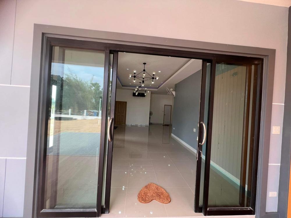 บ้านทรงปั้นหยา 3 ห้องนอน 3 ห้องน้ำ และห้องอื่นๆ งบ 1.8 ล้าน ขนาด 185 ตร.ม.