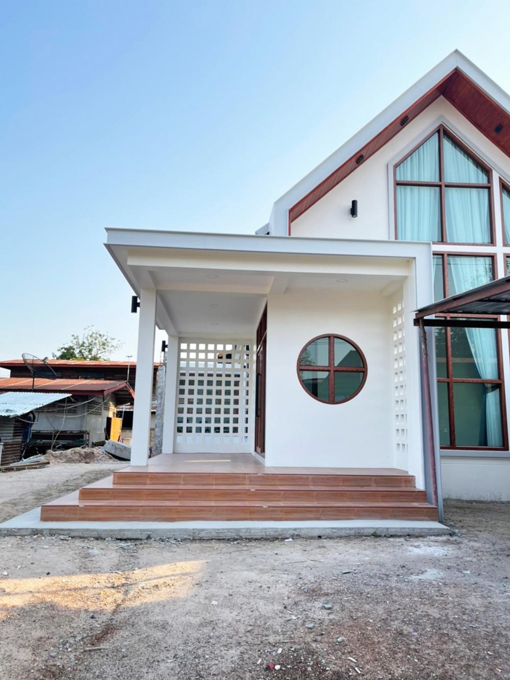 รีโนเวทบ้านเก่าให้กลายเป็นบ้านสไตล์ มินิมอล-มูจิ