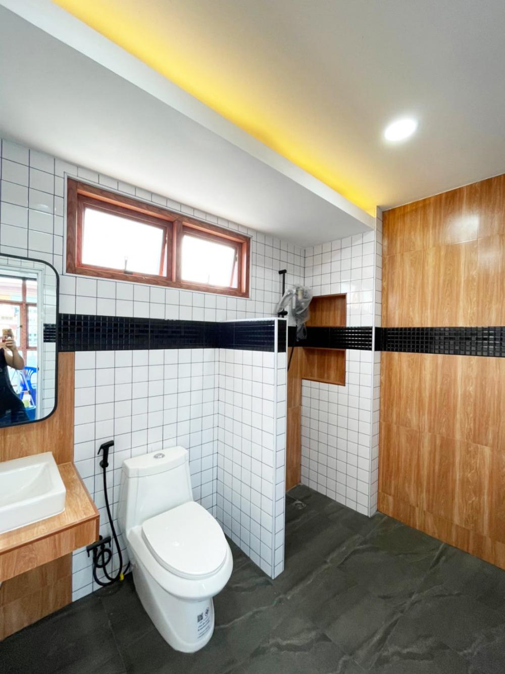 รีโนเวทบ้านเก่าให้กลายเป็นบ้านสไตล์ มินิมอล-มูจิ