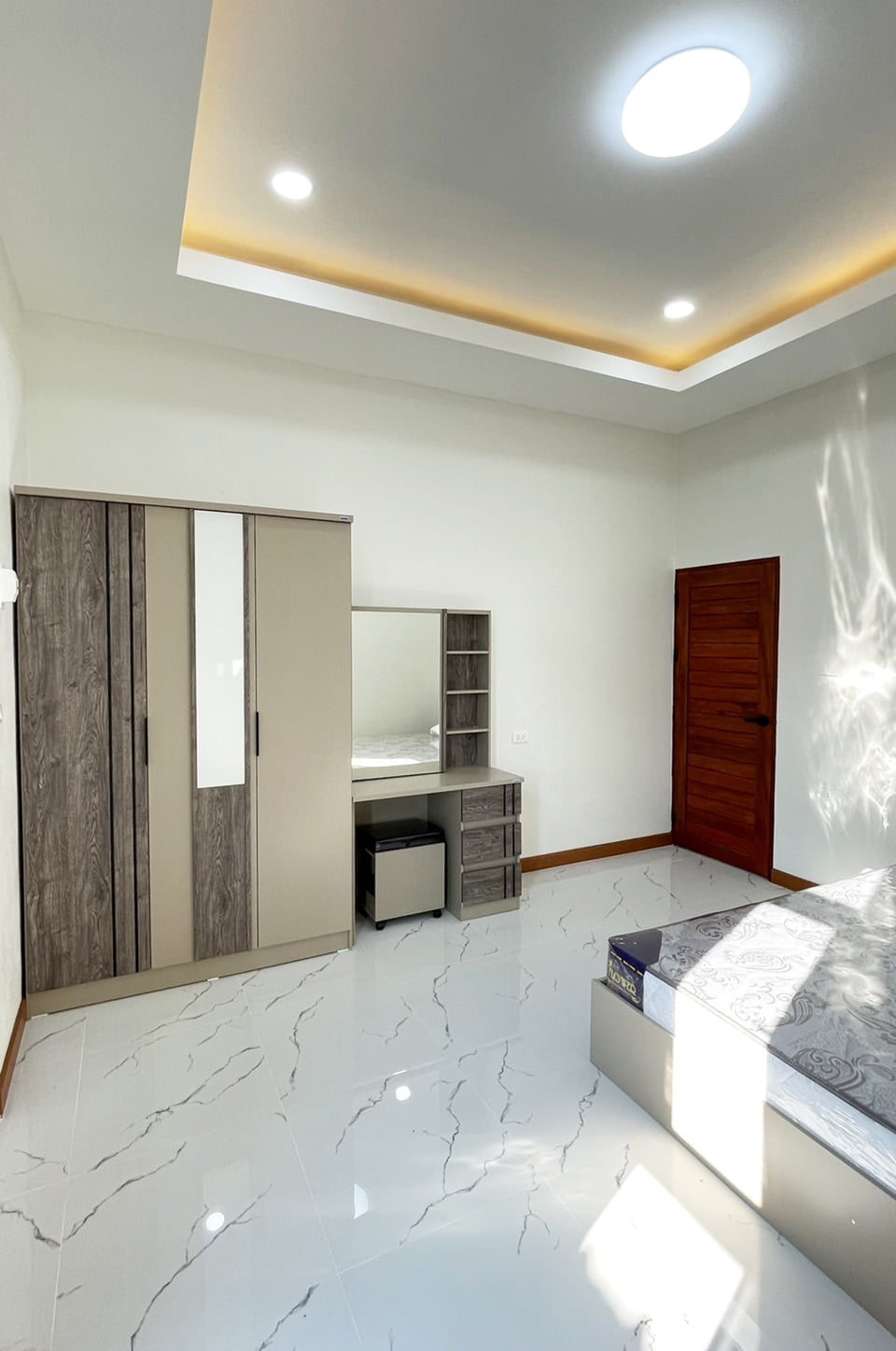 รีโนเวทบ้านเก่าให้กลายเป็นบ้านสไตล์ มินิมอล-มูจิ