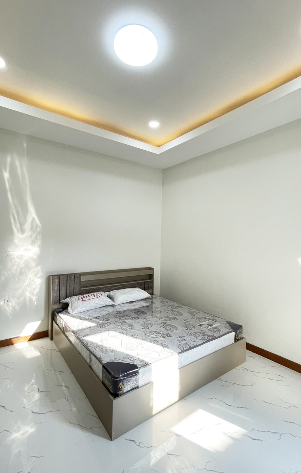 รีโนเวทบ้านเก่าให้กลายเป็นบ้านสไตล์ มินิมอล-มูจิ