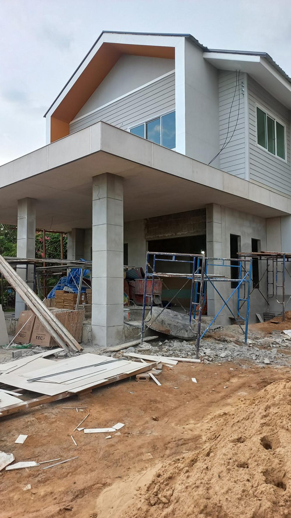 บ้านโมเดิร์นกลิ่นอายมินิมอล 3 ห้องนอน พร้อมที่จอดรถ 1.5 ล้านบาท