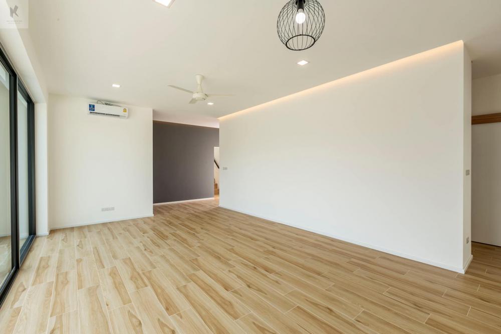 โมเดิร์นทรงกล่อง งบ 2.5 ล้าน พื้นที่ 200 ตร.ม. 3 ห้องนอน