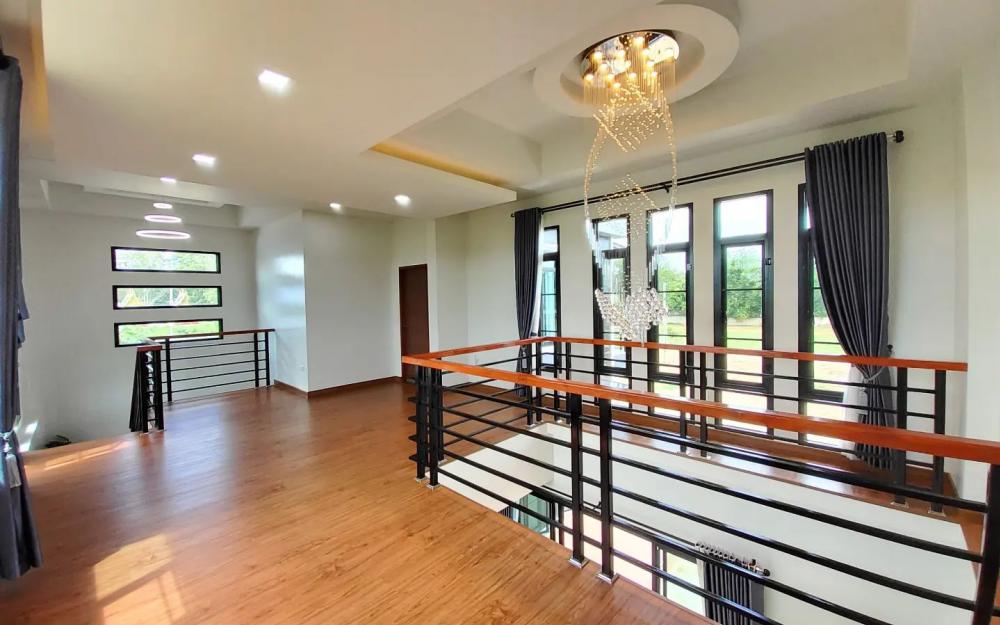 บ้านพักอาศัยสองชั้น แนวโมเดิร์นทรอลปิกครอล