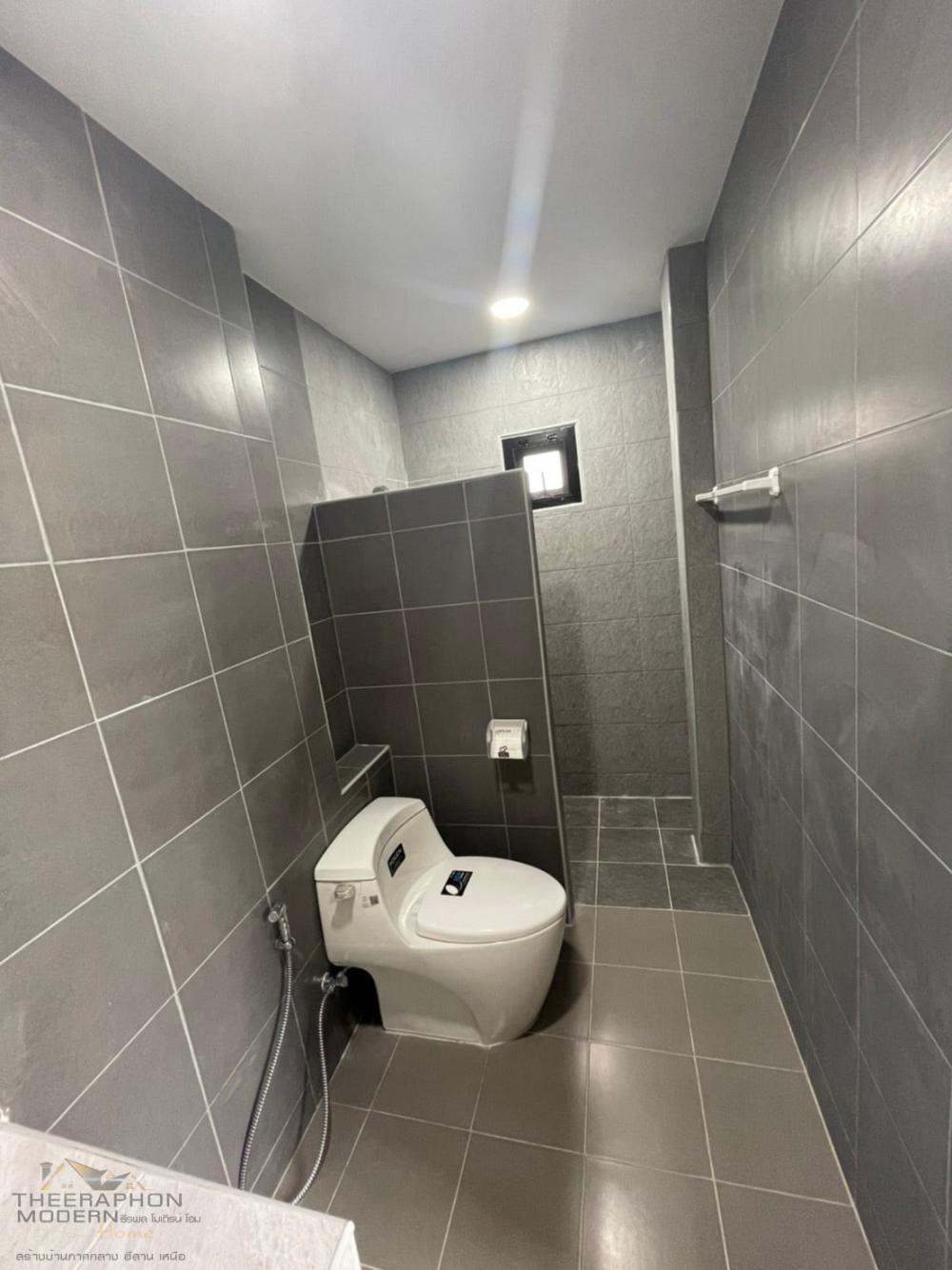 บ้านทรงโมเดิร์น 2 ห้องนอน ห้องโถง ห้องพระ ห้องน้ำ