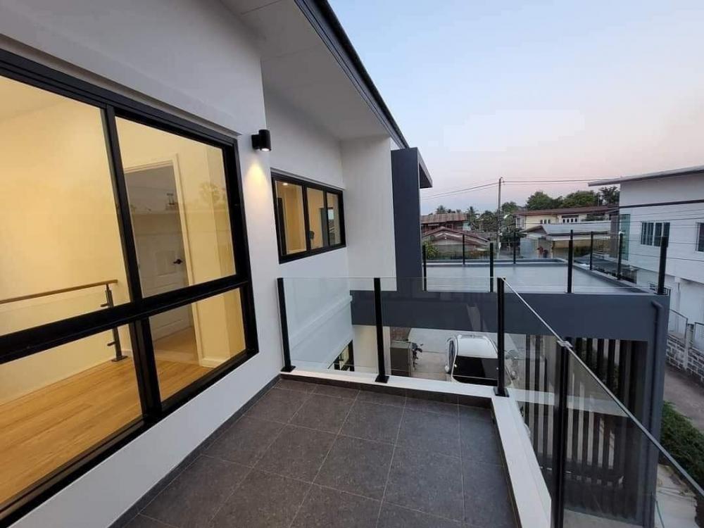 บ้านเดี่ยวสองชั้นโมเดิร์นสวยๆ 4 ห้องนอน 3 ห้องน้ำ