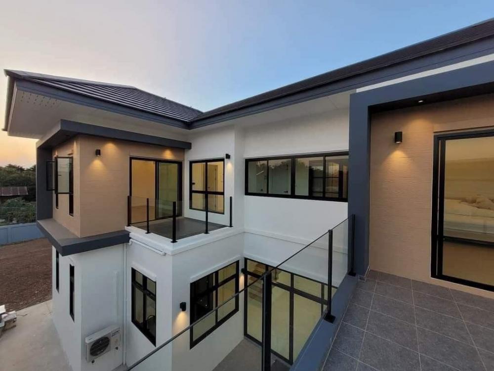 บ้านเดี่ยวสองชั้นโมเดิร์นสวยๆ 4 ห้องนอน 3 ห้องน้ำ