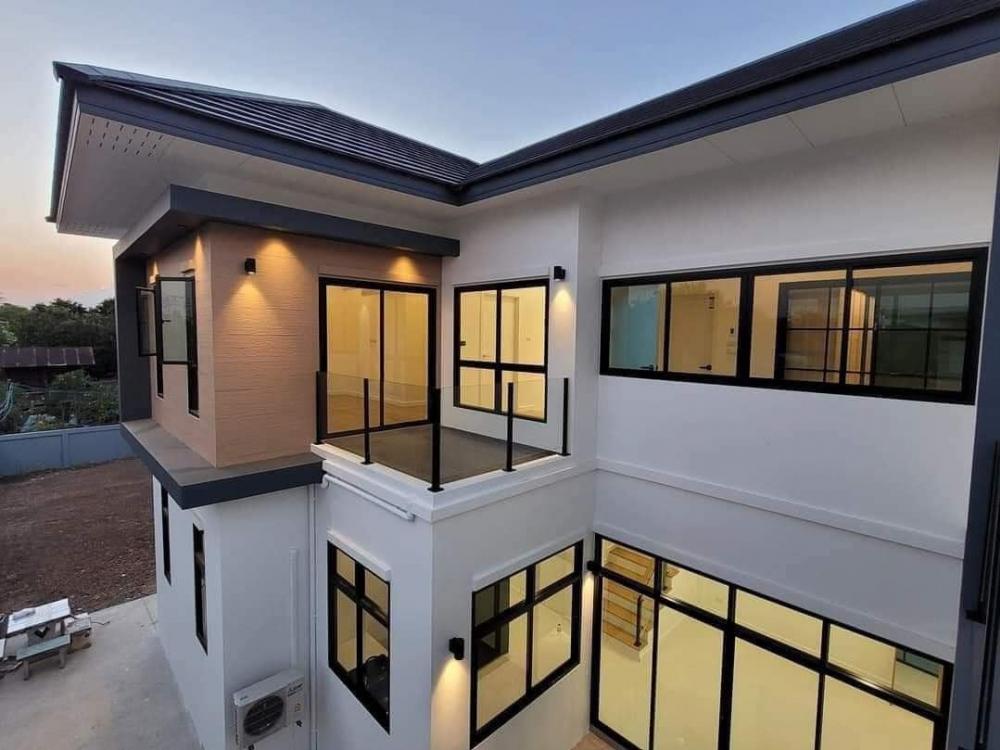 บ้านเดี่ยวสองชั้นโมเดิร์นสวยๆ 4 ห้องนอน 3 ห้องน้ำ