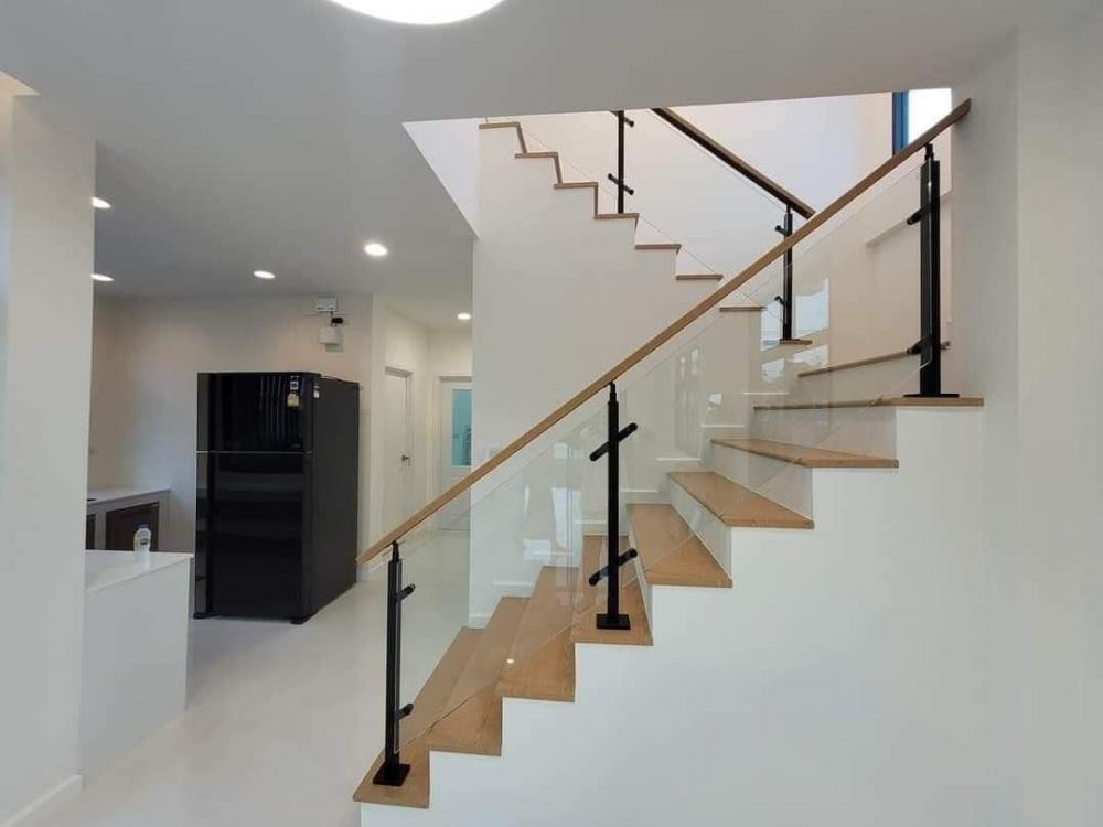 บ้านเดี่ยวสองชั้นโมเดิร์นสวยๆ 4 ห้องนอน 3 ห้องน้ำ