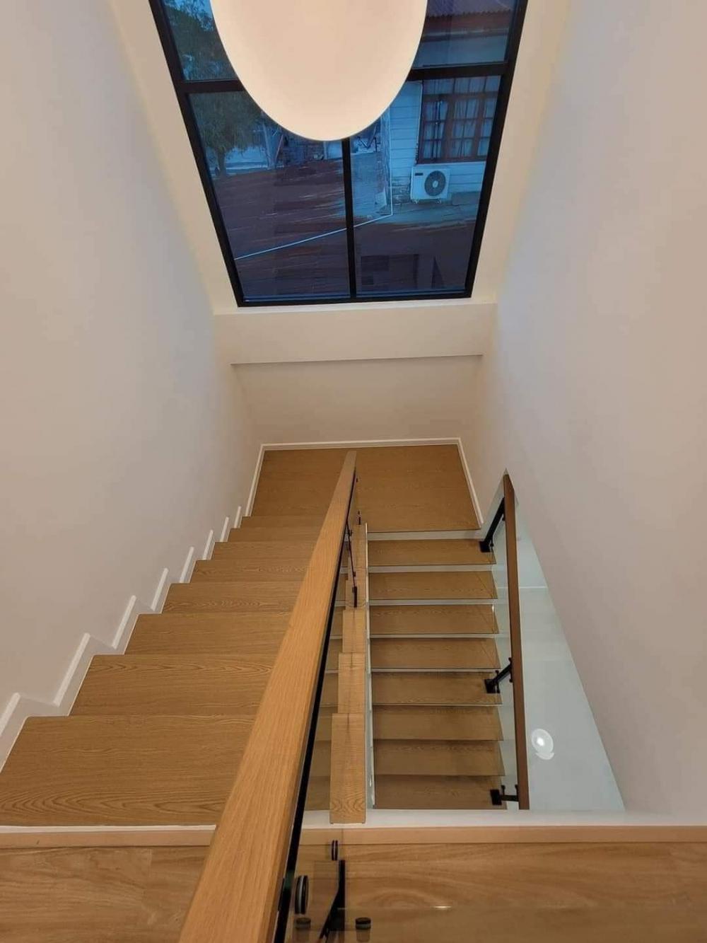 บ้านเดี่ยวสองชั้นโมเดิร์นสวยๆ 4 ห้องนอน 3 ห้องน้ำ