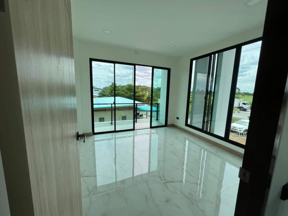 บ้านพักอาศัยสองชั้น (แนวทรอลปิกครอล) 4 ห้องนอน งบ 3.8 ล้านบาท