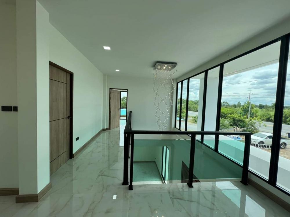 บ้านพักอาศัยสองชั้น (แนวทรอลปิกครอล) 4 ห้องนอน งบ 3.8 ล้านบาท