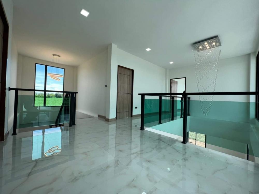 บ้านพักอาศัยสองชั้น (แนวทรอลปิกครอล) 4 ห้องนอน งบ 3.8 ล้านบาท