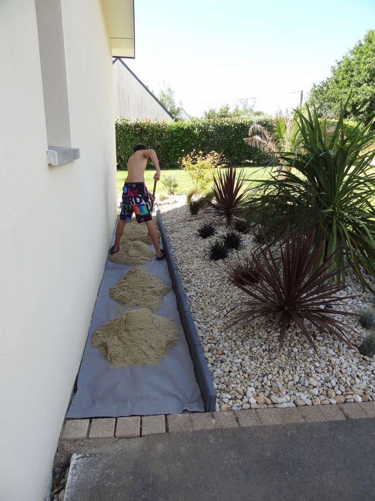 ไอเดียทำทางเดินข้างบ้านแบบสวยๆ สไตล์โมเดิร์น สวยดูดี ไม่มีหญ้ากวนใจ