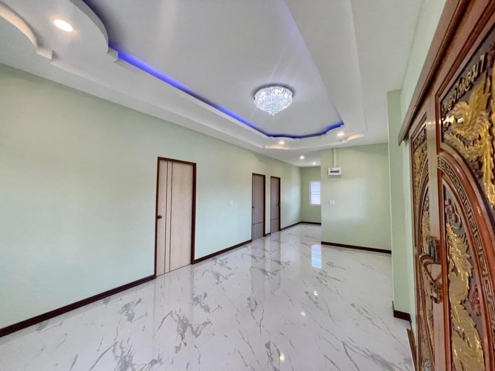 บ้านทรงปั้นหยา 3 ห้องนอน 2 ห้องน้ำ และห้องอื่นๆ งบ 1.8 ล้าน ขนาด 185 ตร.ม.