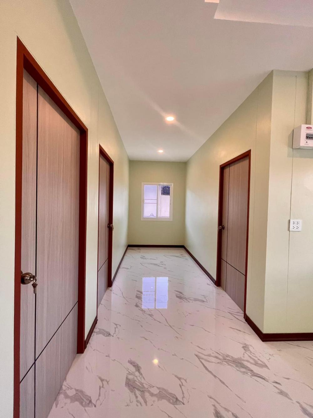 บ้านทรงปั้นหยา 3 ห้องนอน 2 ห้องน้ำ และห้องอื่นๆ งบ 1.8 ล้าน ขนาด 185 ตร.ม.