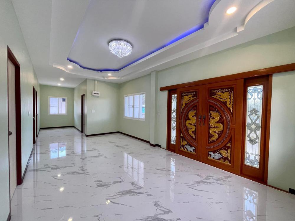 บ้านทรงปั้นหยา 3 ห้องนอน 2 ห้องน้ำ และห้องอื่นๆ งบ 1.8 ล้าน ขนาด 185 ตร.ม.