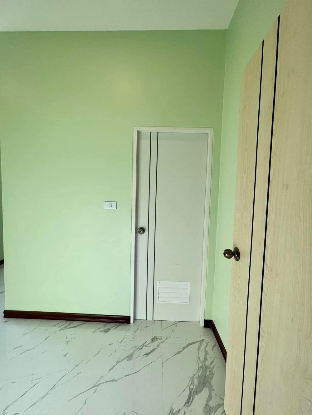 บ้านทรงปั้นหยา 3 ห้องนอน 2 ห้องน้ำ และห้องอื่นๆ งบ 1.8 ล้าน ขนาด 185 ตร.ม.