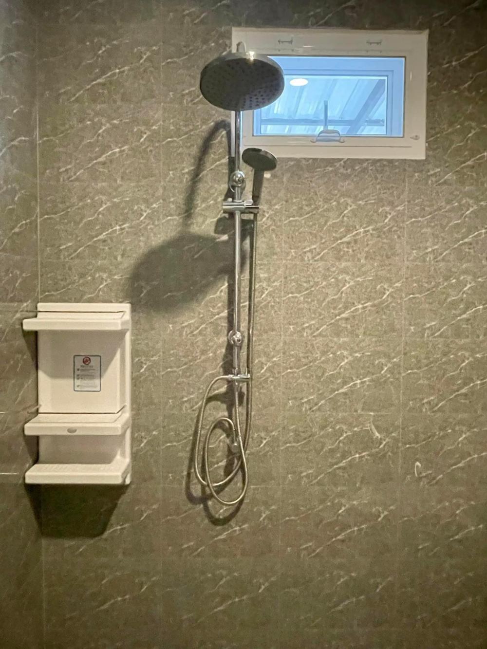 บ้านทรงปั้นหยา 3 ห้องนอน 2 ห้องน้ำ และห้องอื่นๆ งบ 1.8 ล้าน ขนาด 185 ตร.ม.