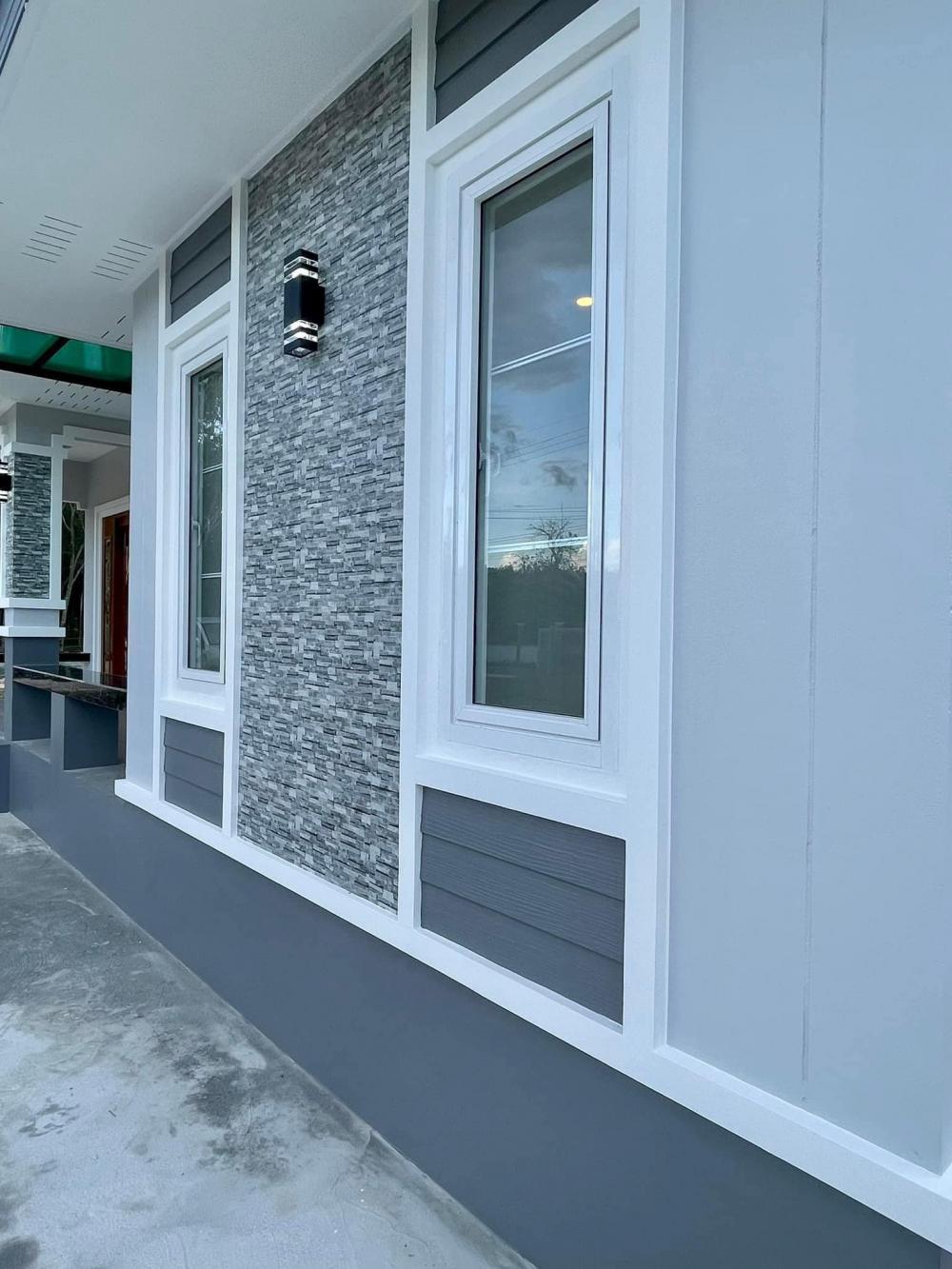 บ้านทรงปั้นหยา 3 ห้องนอน 2 ห้องน้ำ และห้องอื่นๆ งบ 1.8 ล้าน ขนาด 185 ตร.ม.