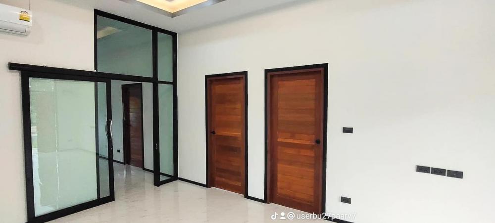 บ้านชั้นเดียวออกแบบน่าอยู่ 3 ห้องนอน 1 ห้องน้ำ 1 ห้องพระ