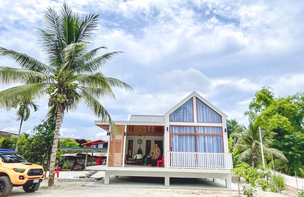 แบบบ้านยกพื้น สไตล์มินิมอลมูจิ โทนขาวน่ารัก