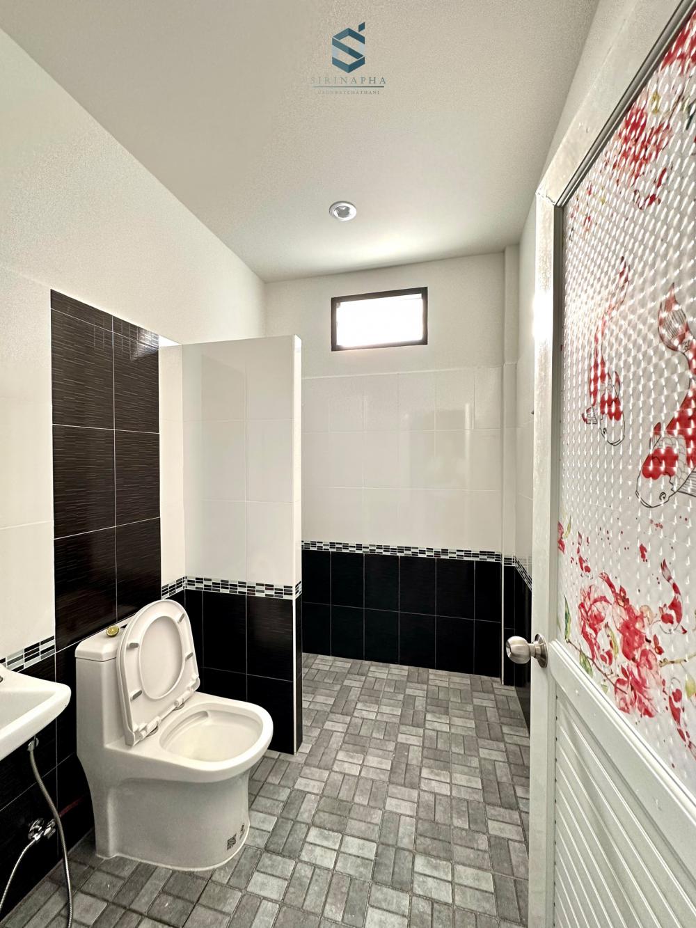 บ้านโมเดิร์น งบ 1.3 ล้านบาท จัดเต็ม 4 ห้องนอน