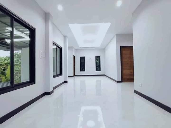 บ้านโมเดิร์นโทนขาว