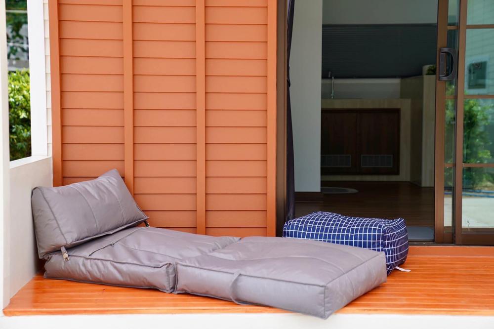 บ้านสไตล์รีสอทร์ ขนาด 2 ห้องนอน กระทัดรัด สวยๆ น่ารัก งบสราง 4.3 แสนบาท