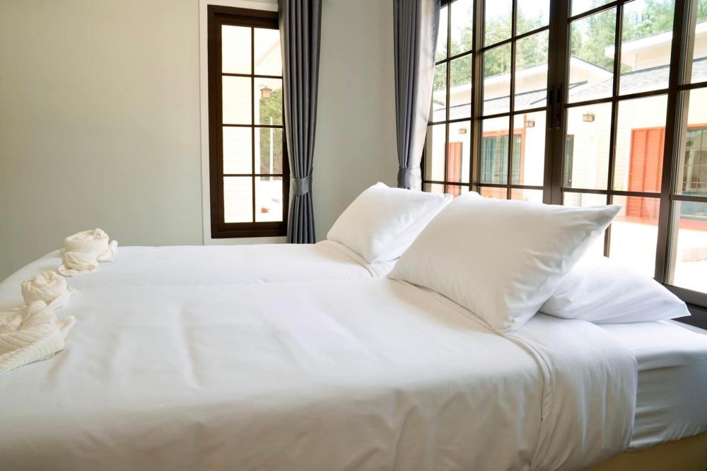 บ้านสไตล์รีสอทร์ ขนาด 2 ห้องนอน กระทัดรัด สวยๆ น่ารัก งบสราง 4.3 แสนบาท