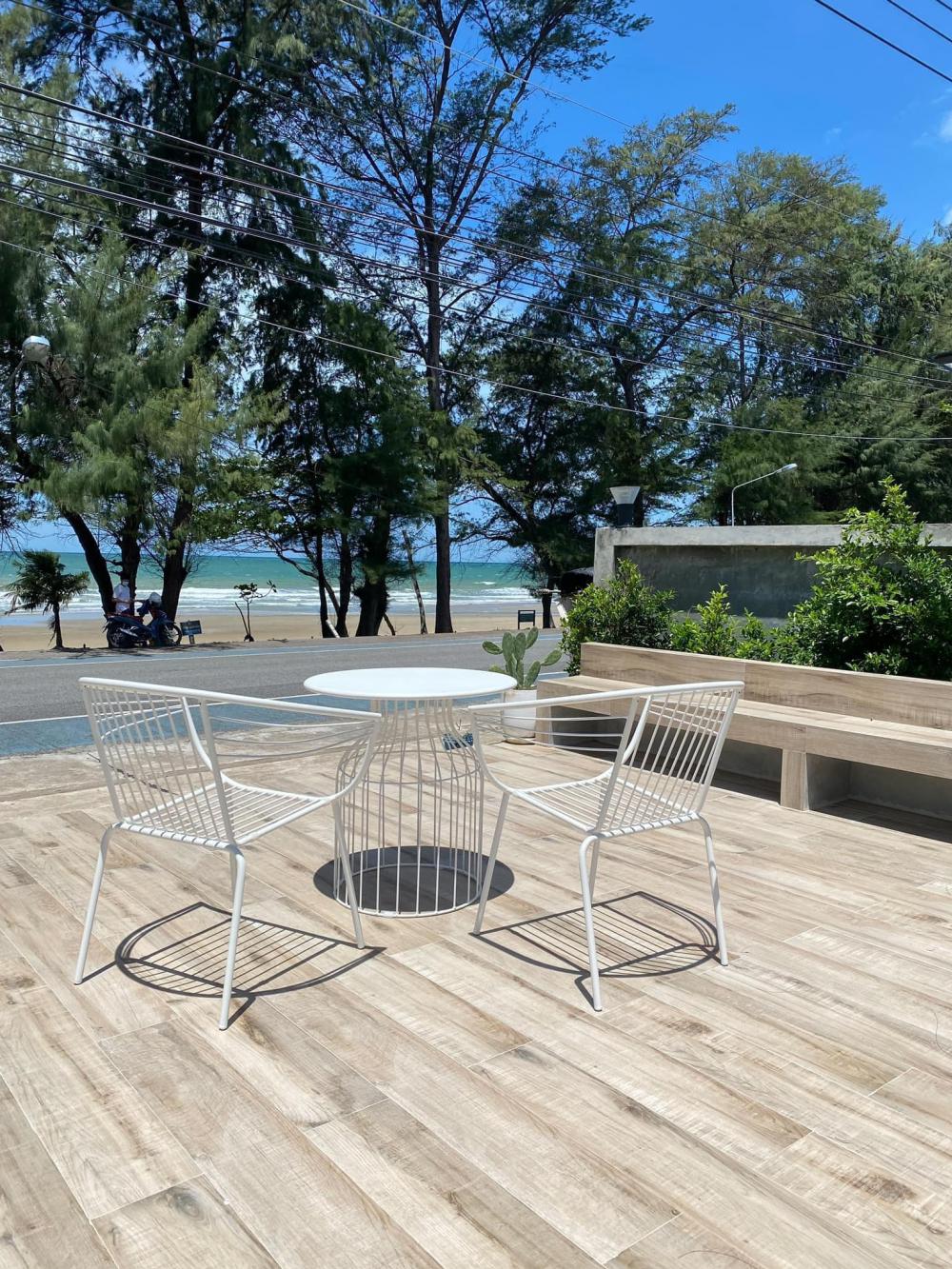 บ้านสไตล์รีสอทร์ ขนาด 2 ห้องนอน กระทัดรัด สวยๆ น่ารัก งบสราง 4.3 แสนบาท