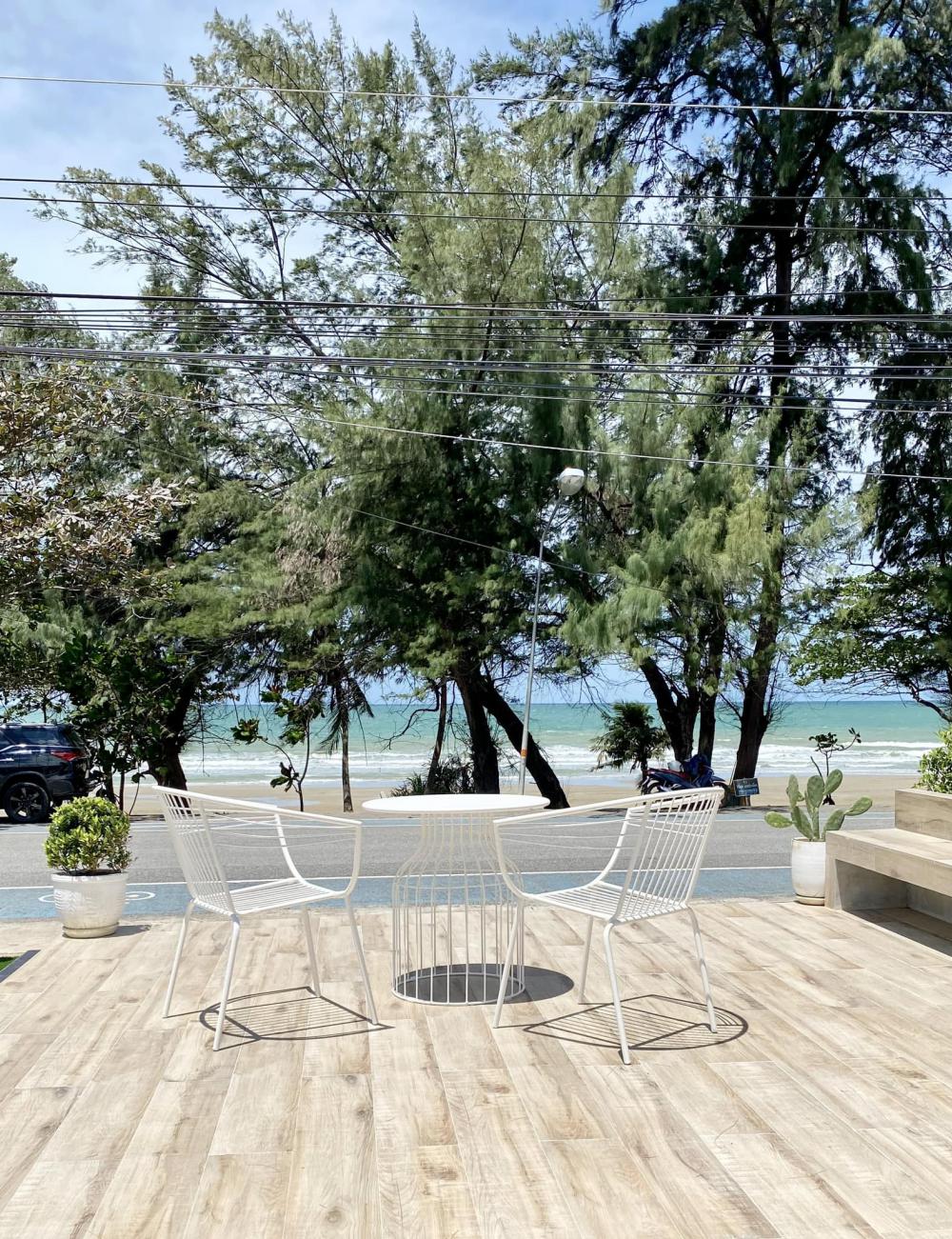 บ้านสไตล์รีสอทร์ ขนาด 2 ห้องนอน กระทัดรัด สวยๆ น่ารัก งบสราง 4.3 แสนบาท