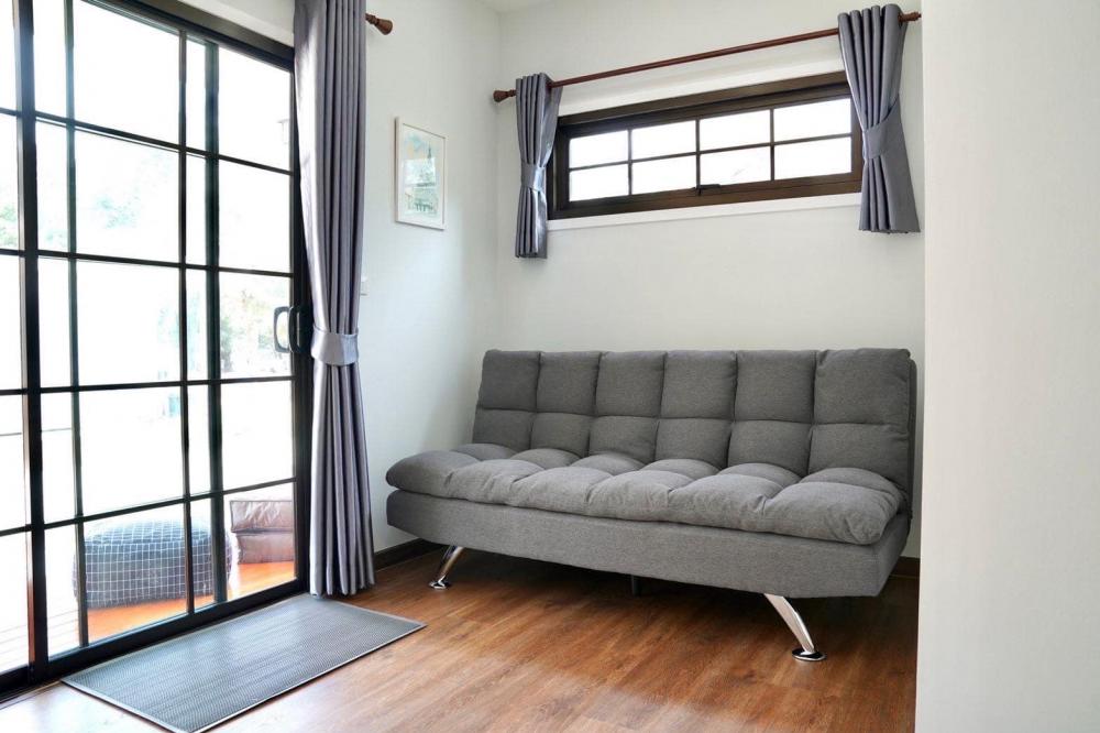 บ้านสไตล์รีสอทร์ ขนาด 2 ห้องนอน กระทัดรัด สวยๆ น่ารัก งบสราง 4.3 แสนบาท