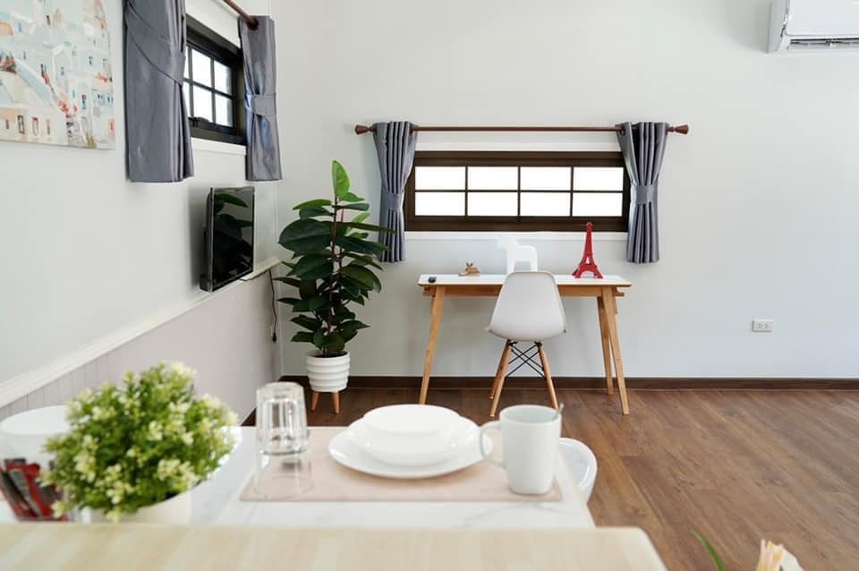 บ้านสไตล์รีสอทร์ ขนาด 2 ห้องนอน กระทัดรัด สวยๆ น่ารัก งบสราง 4.3 แสนบาท