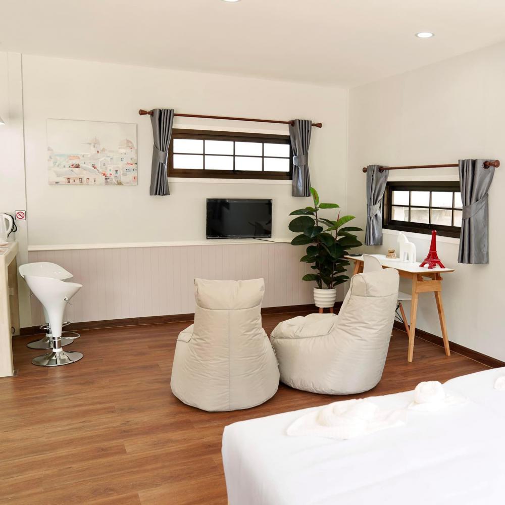 บ้านสไตล์รีสอทร์ ขนาด 2 ห้องนอน กระทัดรัด สวยๆ น่ารัก งบสราง 4.3 แสนบาท