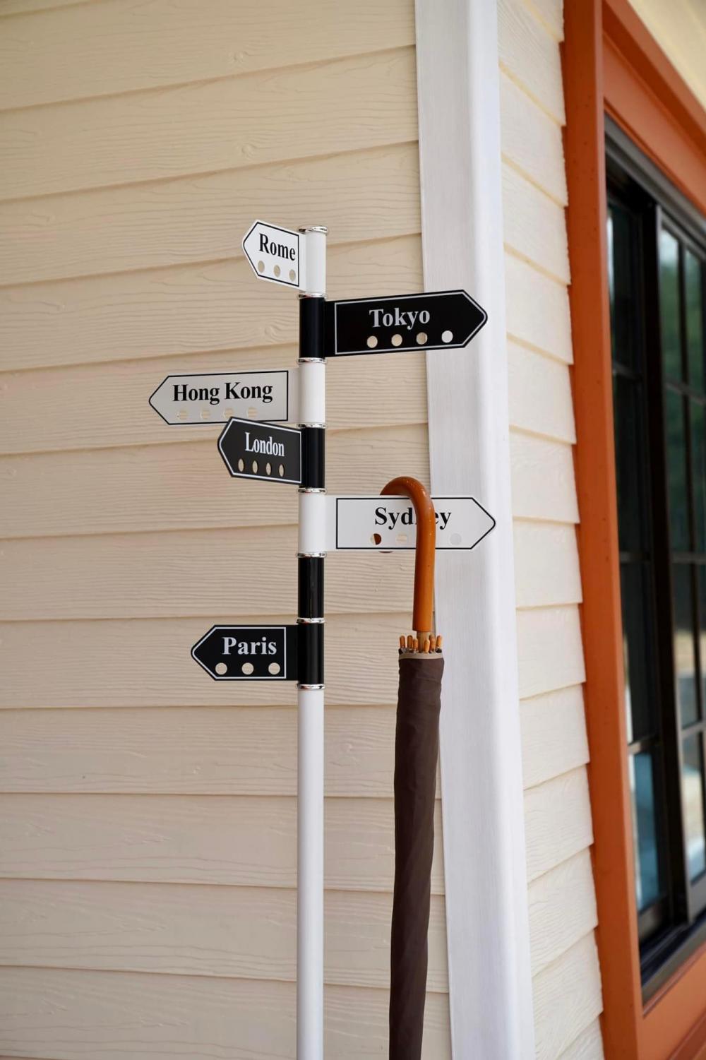 บ้านสไตล์รีสอทร์ ขนาด 2 ห้องนอน กระทัดรัด สวยๆ น่ารัก งบสราง 4.3 แสนบาท